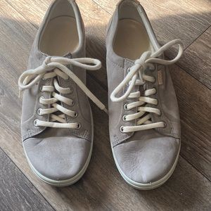 ECCO soft women’s sneakers
